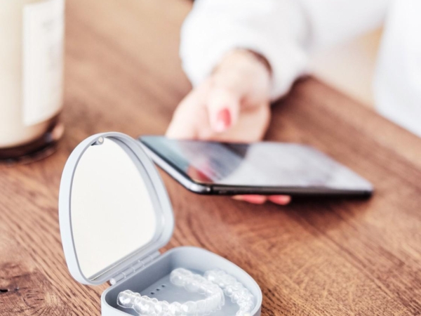 Få invisalign via en kombinationsbehandling 